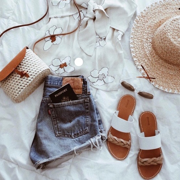 New levi’s highrise wedgie denim short size 30 - Picture 4 of 8